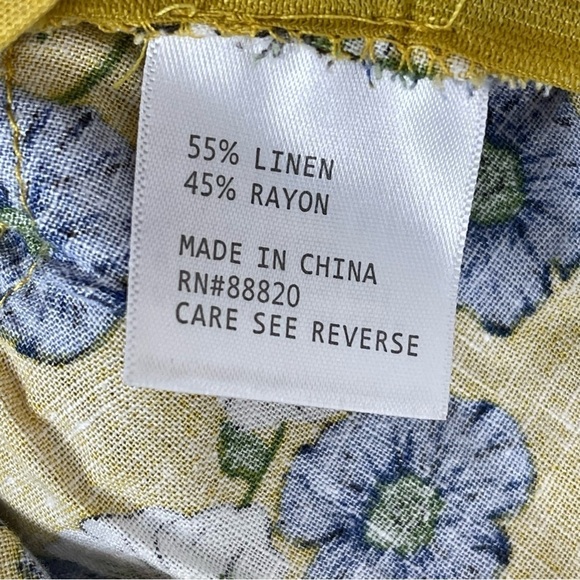 Cupcakes and Cashmere Floral Top Small Yellow Keyhole Open Back Linen Blend - Picture 15 of 16